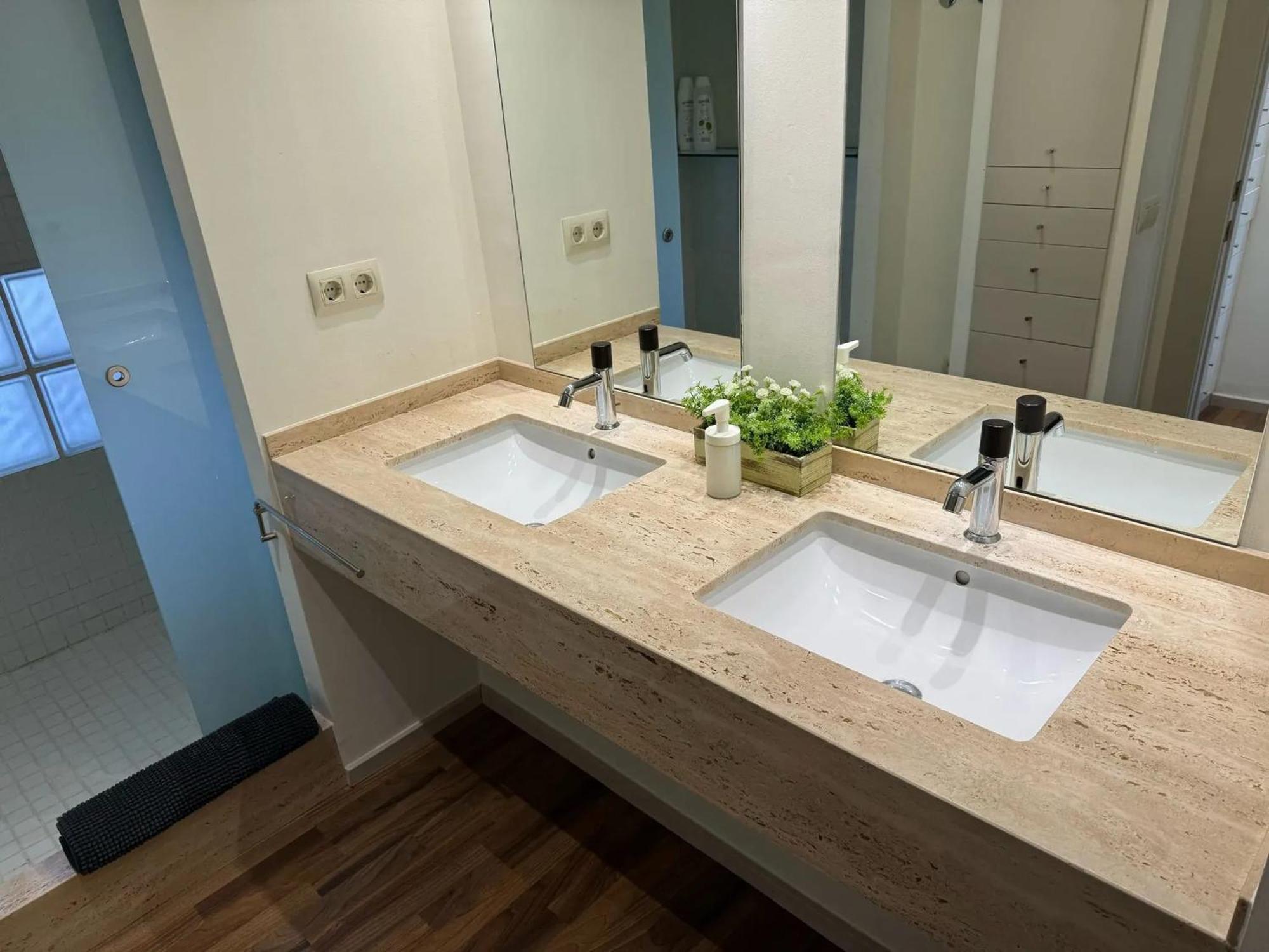 Spacious Apartment In Valencia With Sea View - 160 Sqm Valência Exterior foto